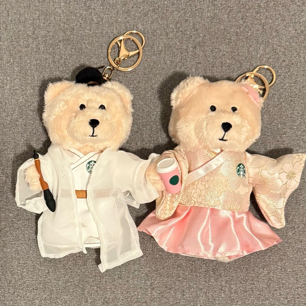 Starbucks China Exclusive Pink Hanfu & Zhi Ci Qing Lu Bearista Keychain